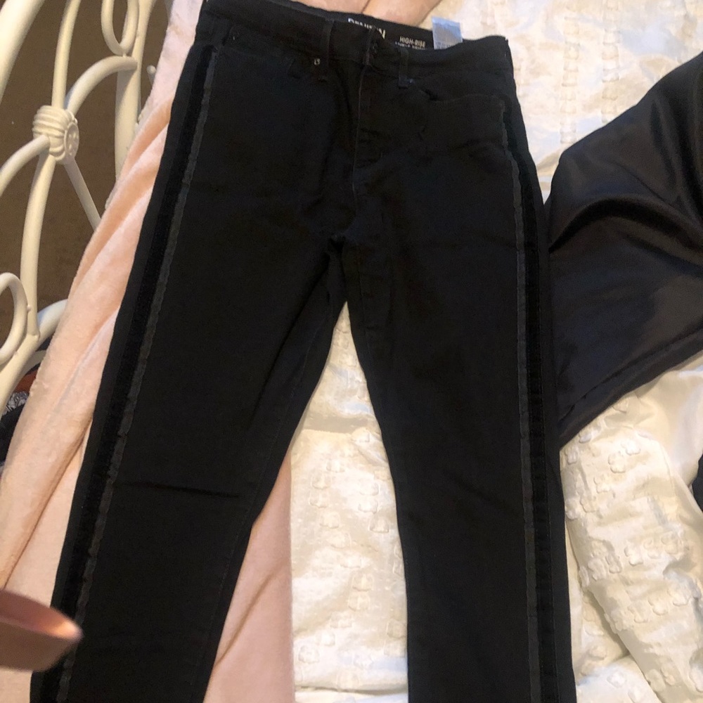 Black jeans/jeggungs